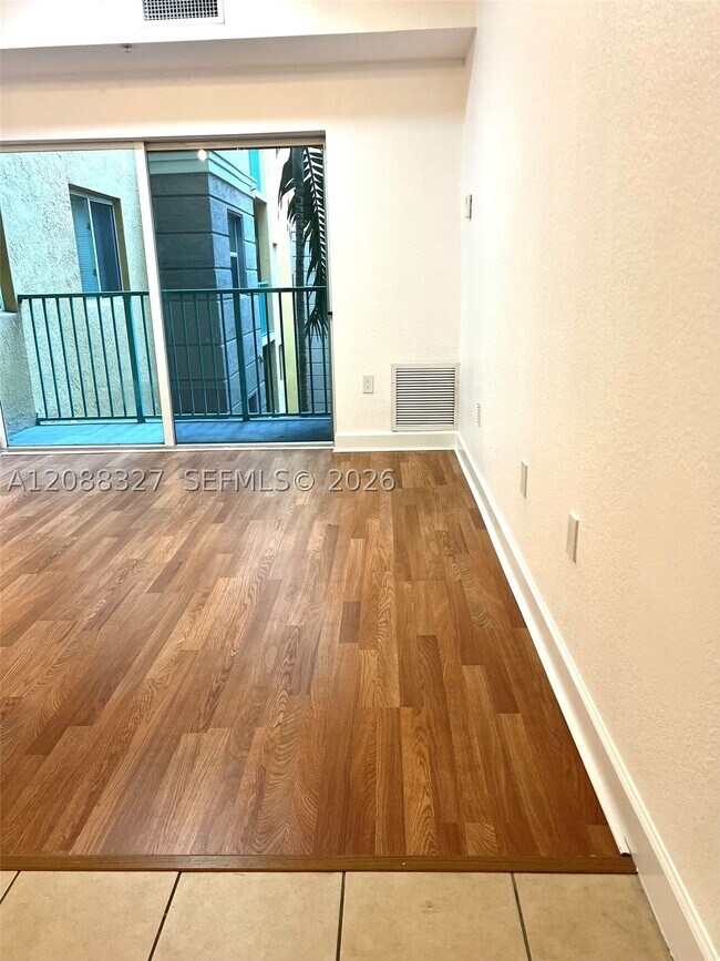 Foto del edificio - 6001 SW 70th St