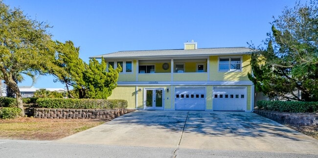 Building Photo - AMAZING WRIGHTSVILLE BEACH OFF-SEASON HOME - Now until End of April 2026