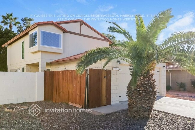 Building Photo - 2733 W Estrella Dr