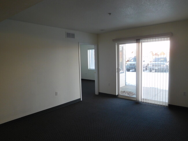 Building Photo - 201 Ten Mile Dr