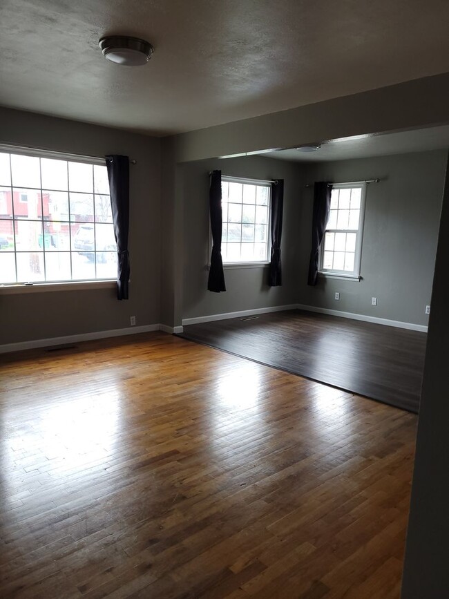 Building Photo - Adorable 3 bedroom 1.5 bathroom house for ...