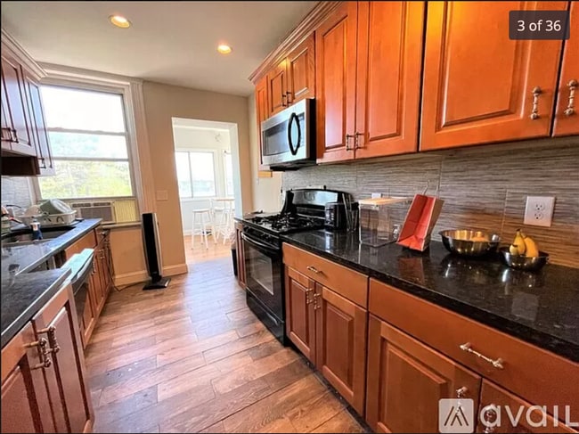 Building Photo - 6Bed / 4Bath Near Boston University in Brookline - Available 9/1/2026 $8500