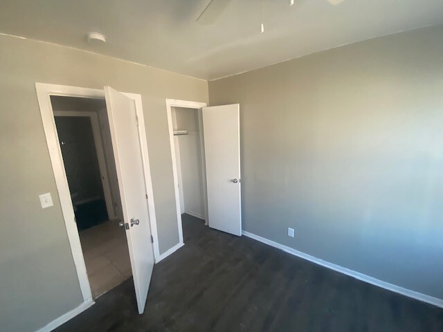 Primary Photo - 473 N Mathewson Ct