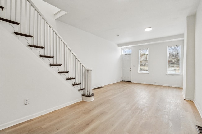 Building Photo - 2509 N Sartain St