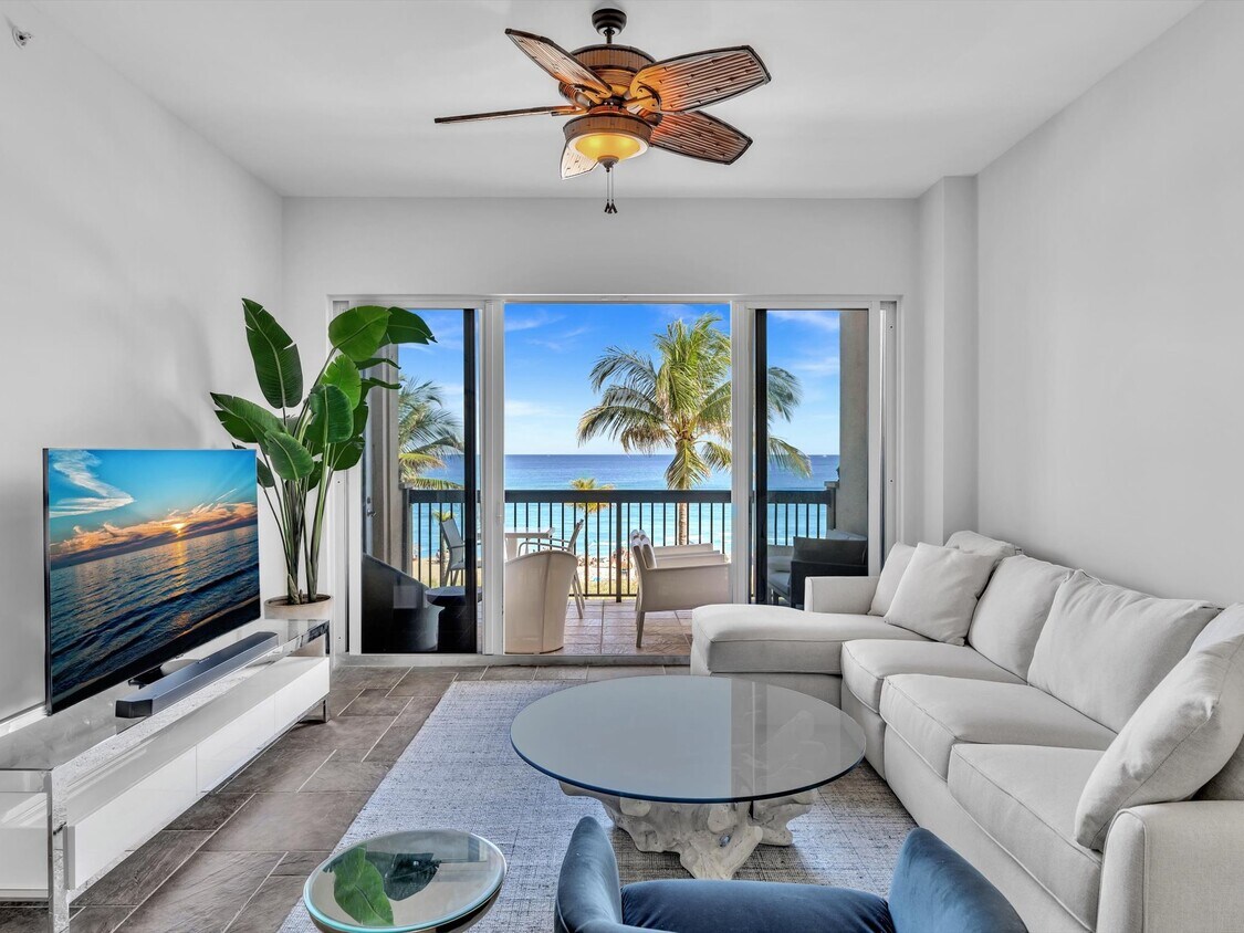 Primary Photo - 4444 El Mar Dr