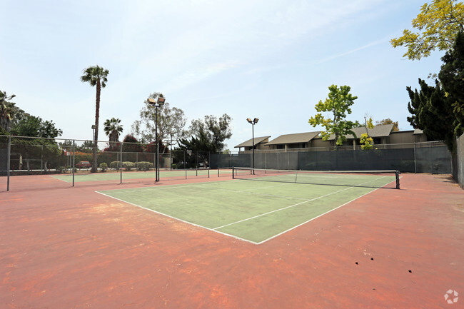 newport mesa apartment homes