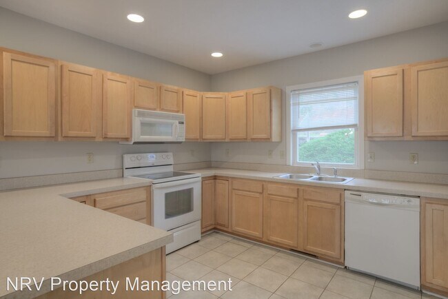 Building Photo - 2 br, 2.5 bath House - 3018 Shire Circle