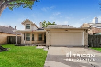 Building Photo - 2010 Woodland Hills Dr