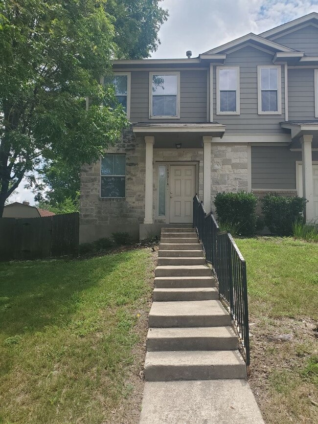 Building Photo - 14001 Cambourne Dr