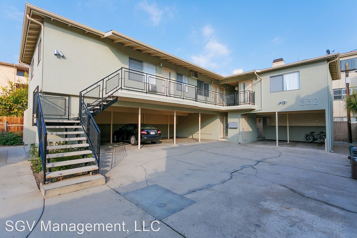 Primary Photo - 530 S Los Robles Ave