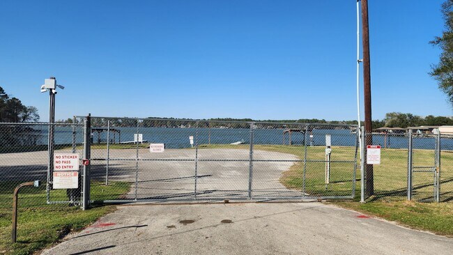 Foto del edificio - 13151 S Lee Shore Dr