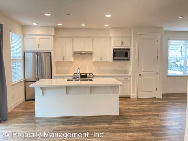 Building Photo - 4 br, 2.5 bath House - 945 Prospect Avenue