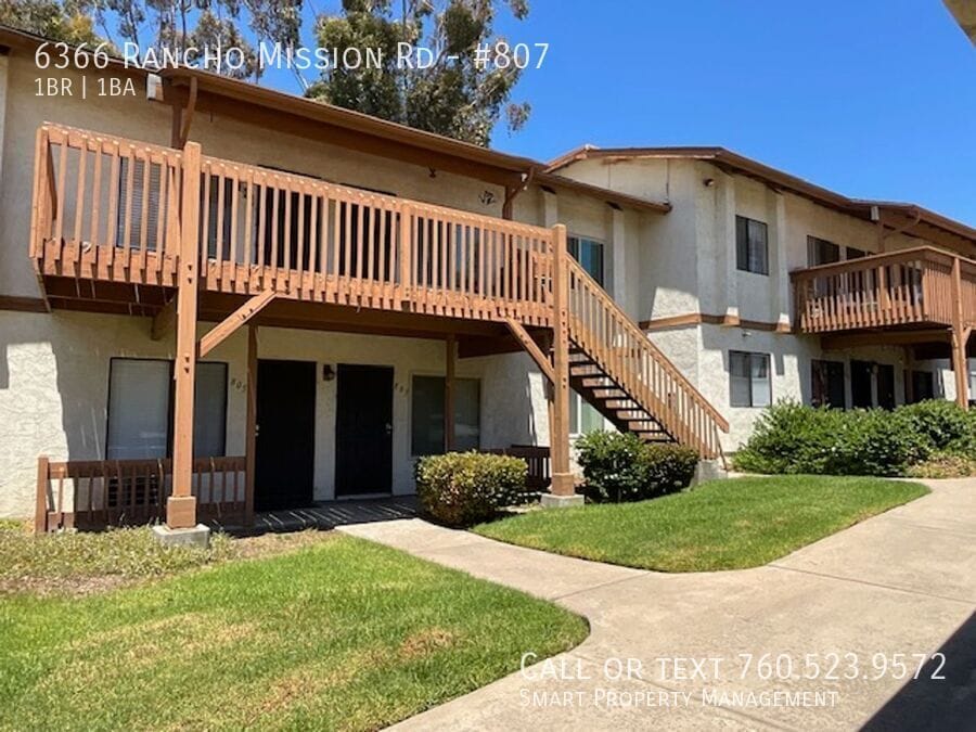 Foto principal - 6366 Rancho Mission Rd