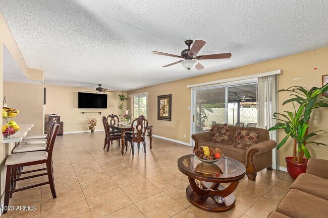 Foto del edificio - 6806 S Terrace Rd