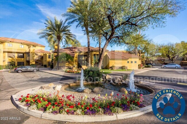 Foto del edificio - 4925 E Desert Cove Ave