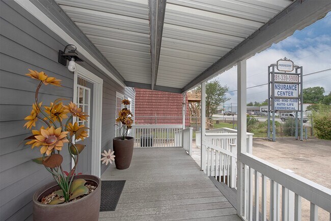 Foto del edificio - 715 Grand Ave