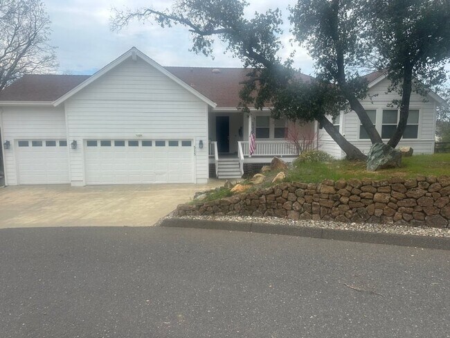 Foto del edificio - 515 Rosebush Ct