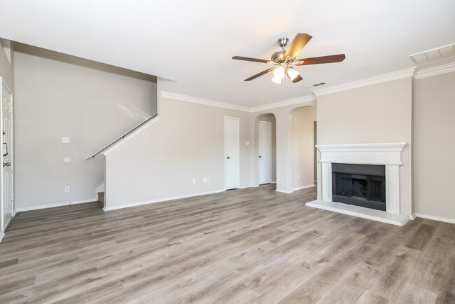 Building Photo - 501 Longshore Dr