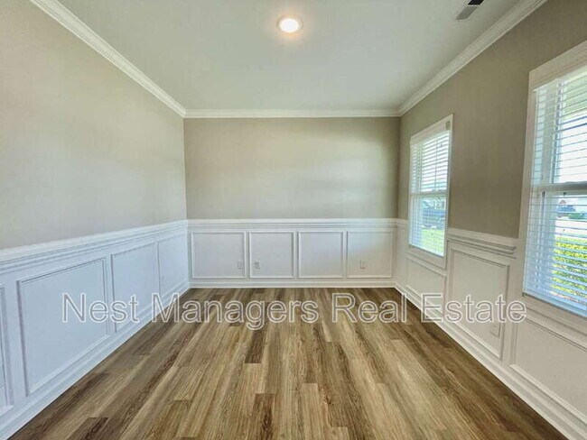 Foto del edificio - 141 Burnside Dr