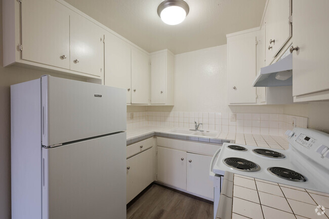 Kitchen - Sommerhill Townhouses