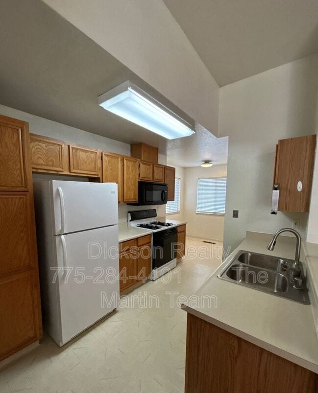 Building Photo - 1742 Sierra Highlands Dr