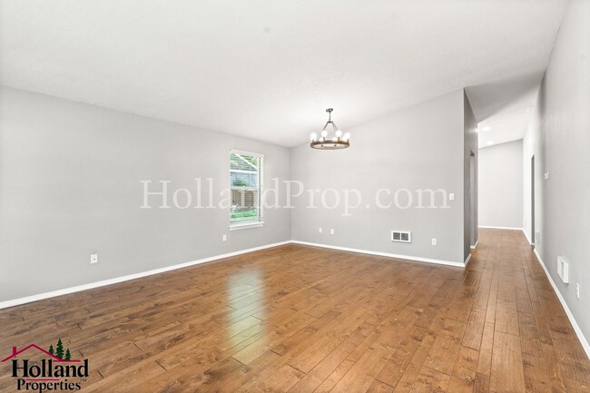 Foto del edificio - Single level Beautiful home located on Fan...