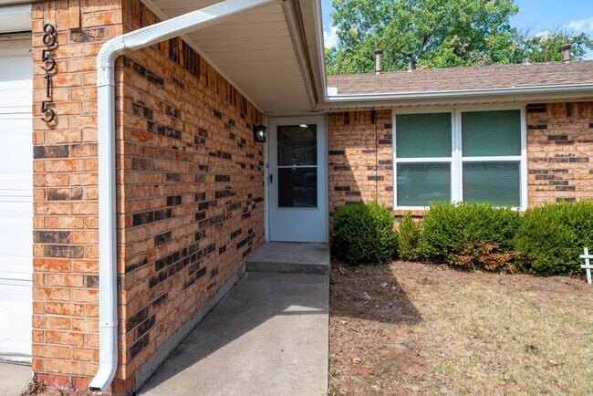Foto del edificio - 8515 Wakefield Dr
