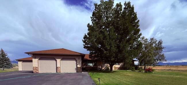 Building Photo - 88 Kirsha Ln