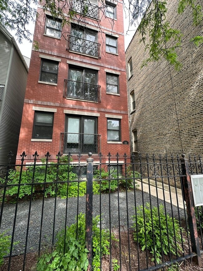 Building Photo - 2256 N Kimball Ave