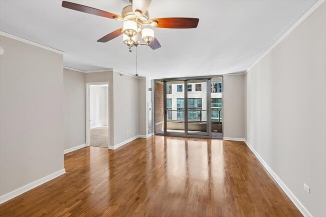 Building Photo - 420 E Waterside Dr