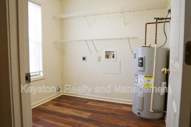 Foto del edificio - 753 Sivley Rd