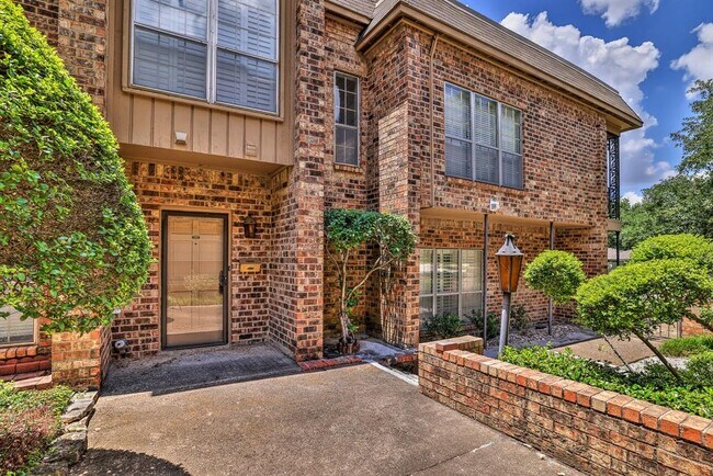 Foto del edificio - 4321 Bellaire Dr S