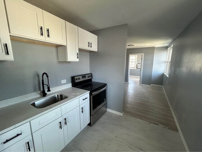 Building Photo - Lucia Apartments