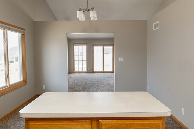 Building Photo - 7337 Collister Rd