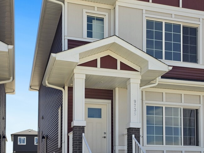 Building Photo - 9735 Huxbury Dr NE