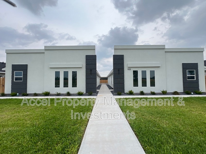 Primary Photo - 1122 Country Club Dr