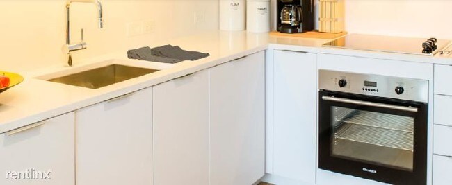 Foto del edificio - 266 E Berkeley St