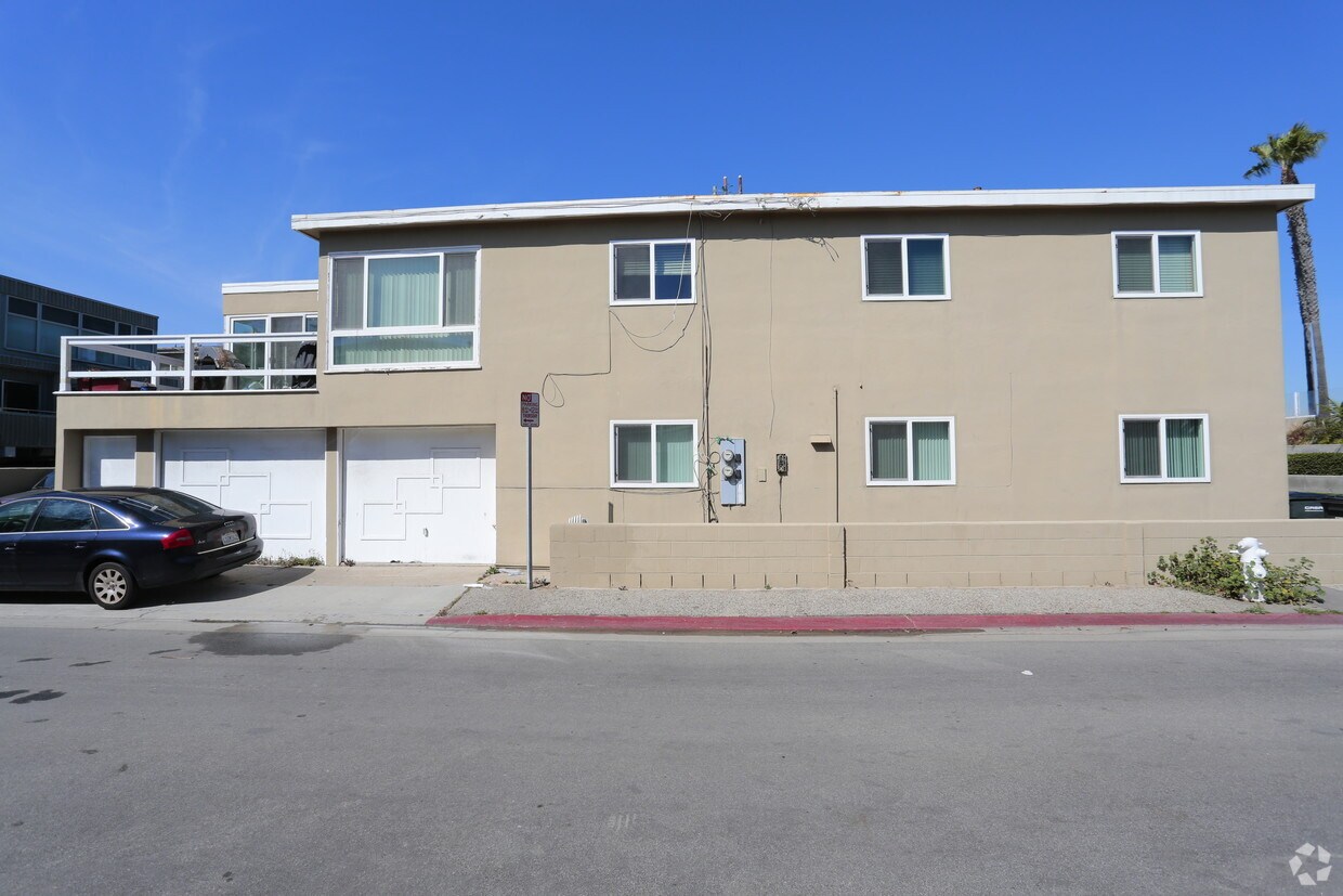 Building Photo - 7401 Seashore Dr