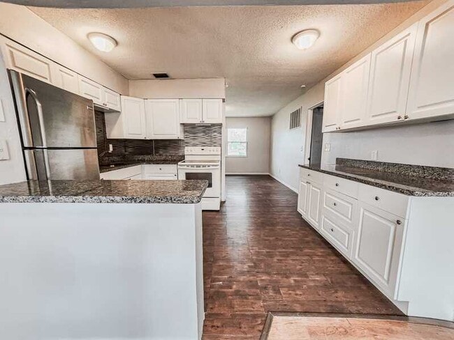 Foto del edificio - 5396-5368 68th Way N