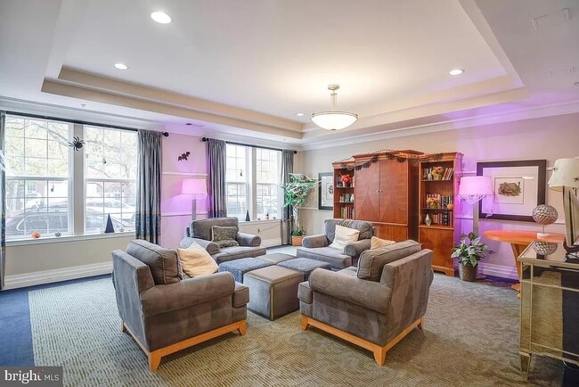 Lobby 1 - 4950 Brenman Park Dr
