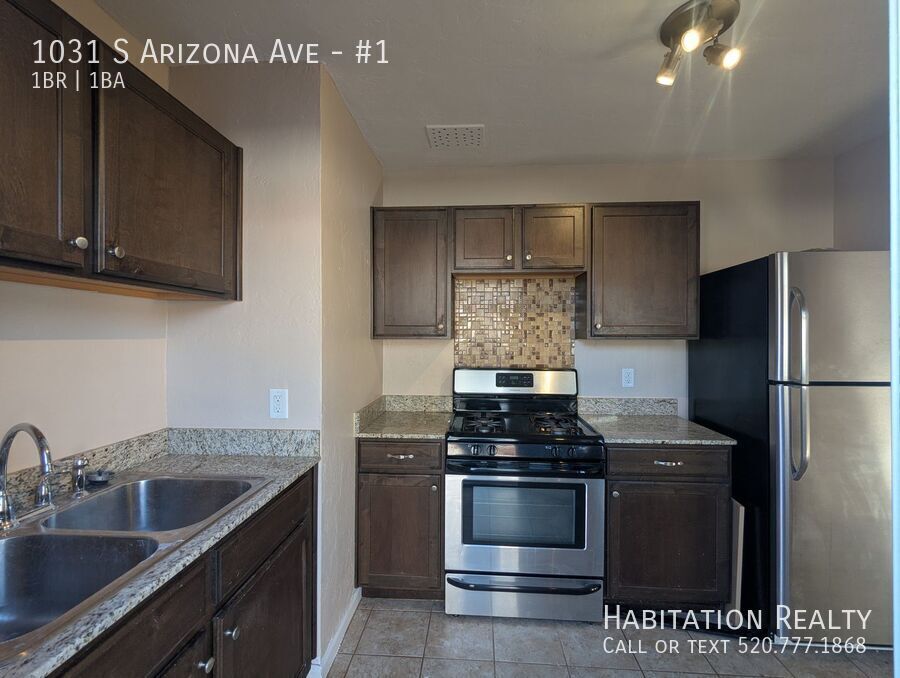 Primary Photo - 1031 S Arizona Ave
