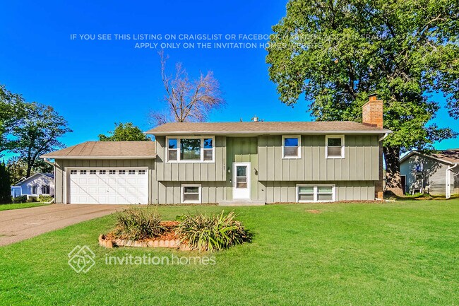 Building Photo - 707 S Shore Dr