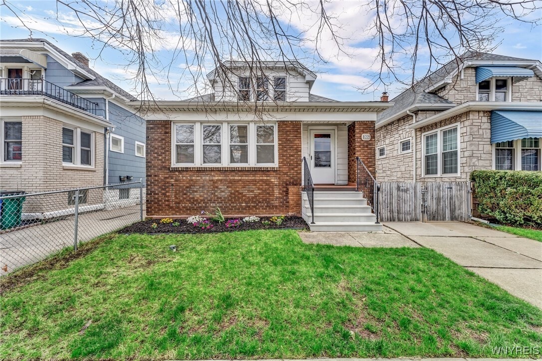 Primary Photo - 355 S Ogden St