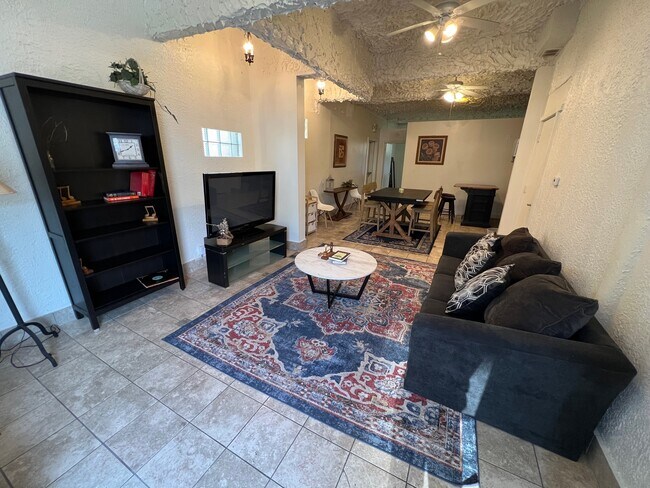 Foto del edificio - 1412 N Ashland Ave