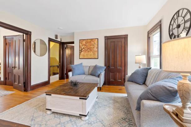 Building Photo - 99 Pleasant St