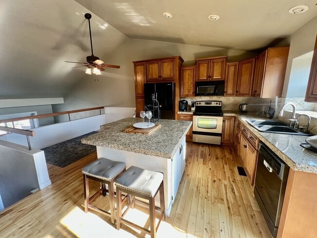 Foto del edificio - Gorgeous 4 Bedroom Home in Briargate!