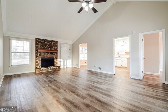 Building Photo - 1111 Realm Ln