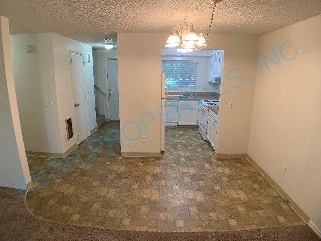 Foto del edificio - Charming 3-Bed Oasis in Gresham – Spacious 1048 Sq Ft with 1.5 Baths!