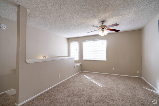 Bedroom, Townhome - 700SF - Dover Pointe