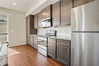 Building Photo - 7340 N Lucy Rose Ln